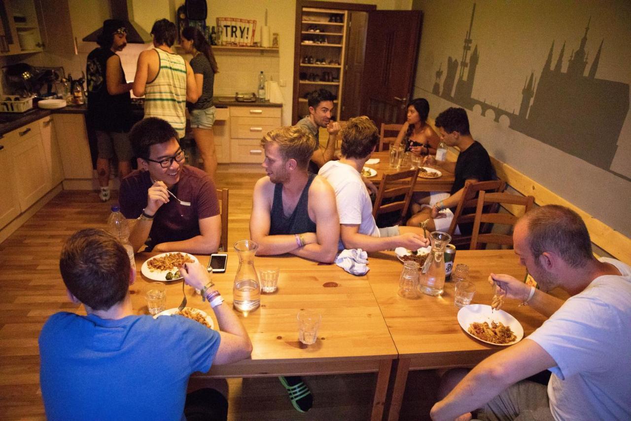 Hostel Onefam Miru