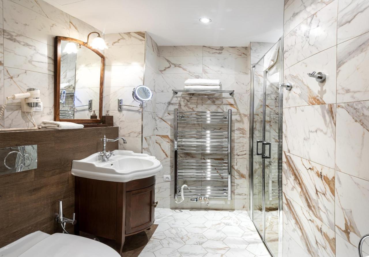 Hotel U Cerneho Orla 4*