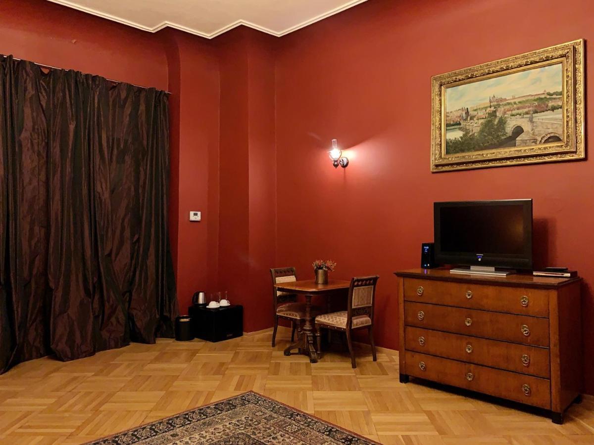 Small Luxury Palace Otel 4*