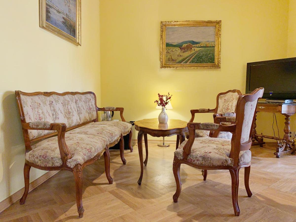 Otel Small Luxury Palace 4*