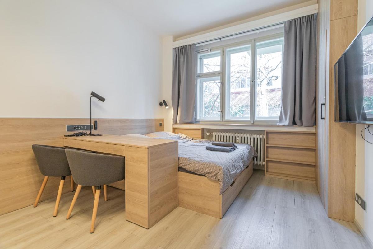 Business Andel, 10 Min To Centre, Netflix, Paid Parking * Prague