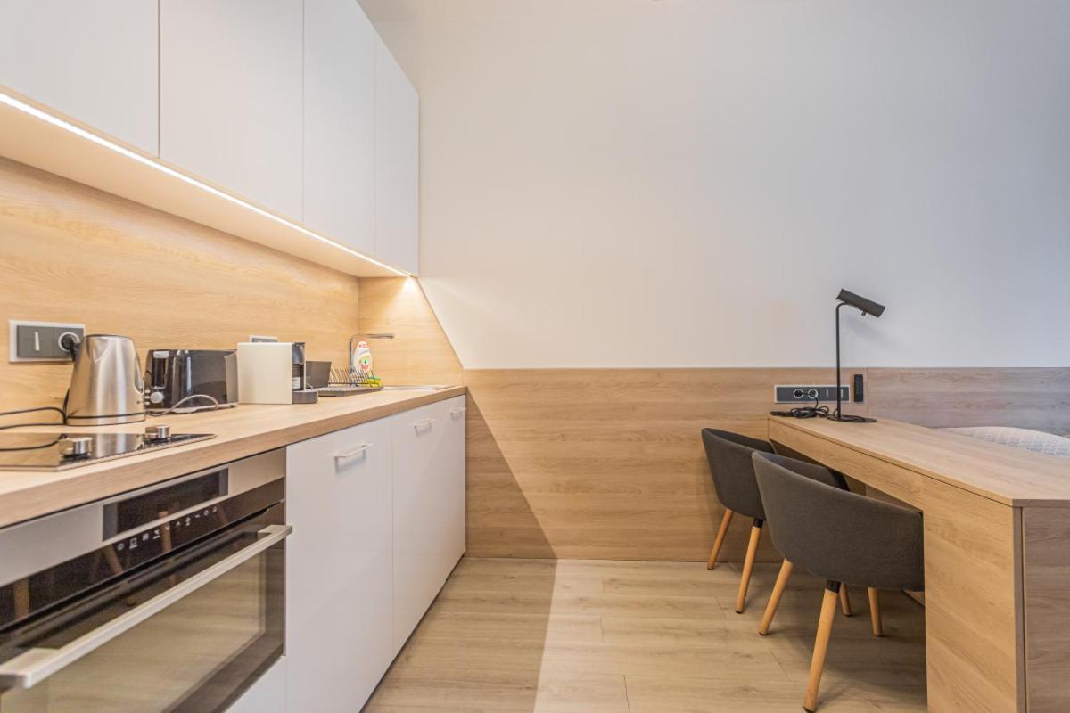 Business Andel, 10 Min To Centre, Netflix, Paid Parking * Prague