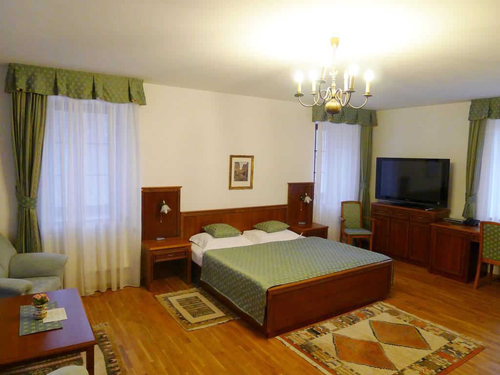 Nosal Prague