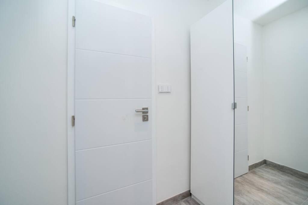 Old Town 1 Bedroom Oasis With Ac And Double Shower Appartement