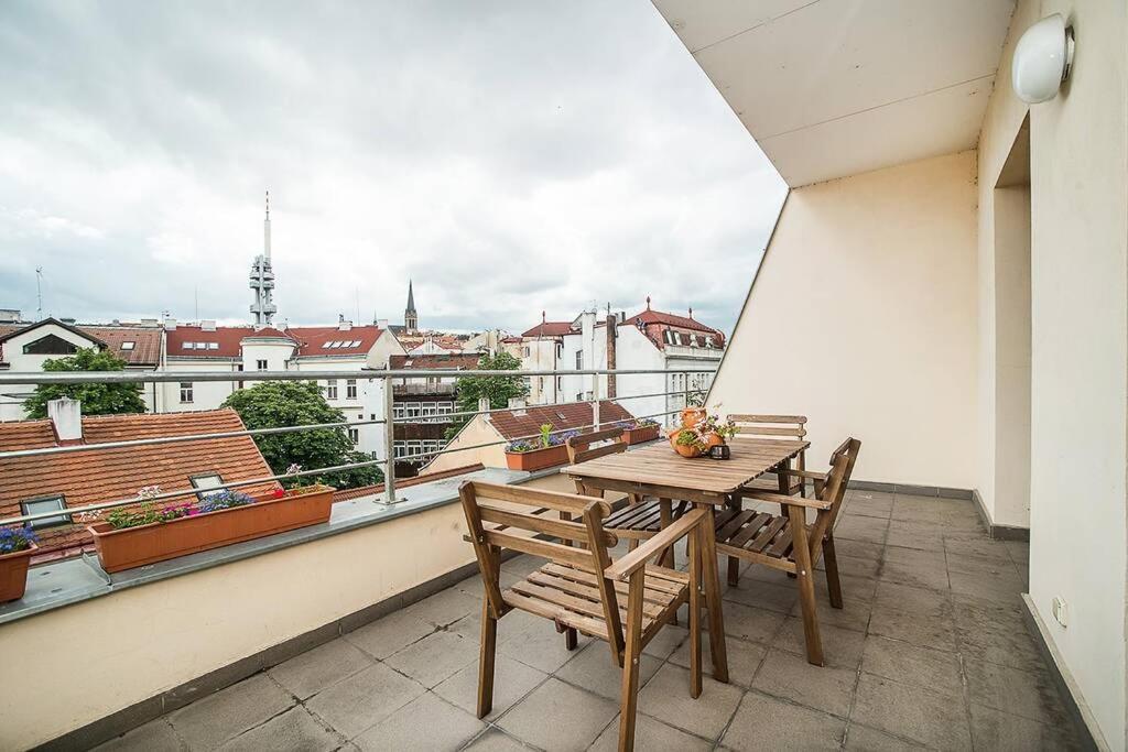 Great Terrace In Big, Flat Prag