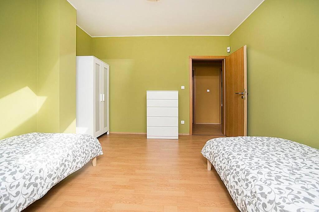 Great Terrace In Big, Flat Daire