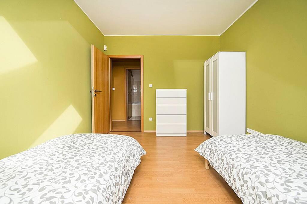 Great Terrace In Big, Flat Daire