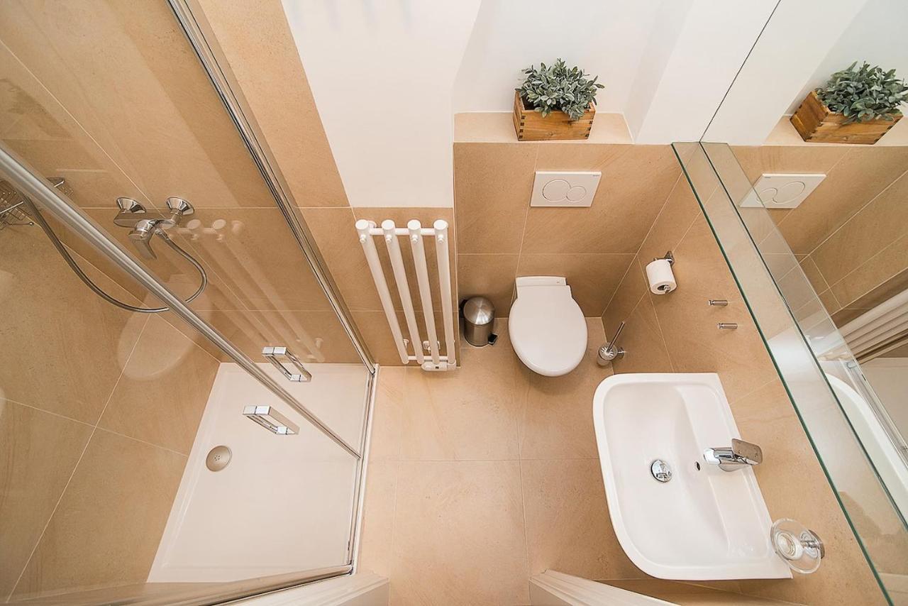 Newly Renovated 1-bed At Charles Bridge * Prague