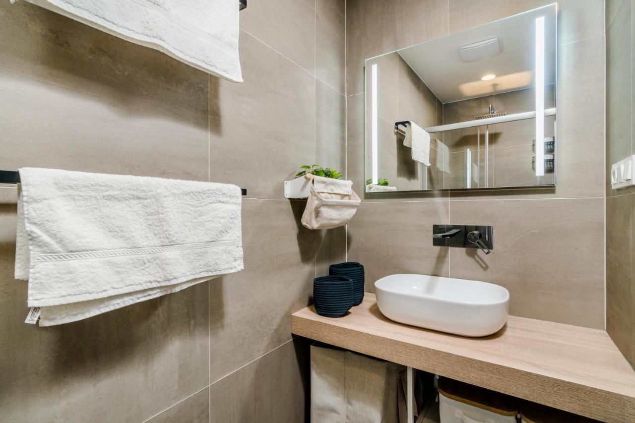 Days - Premium Loft W Terrace - View - Netflix - Ac Appartement Prague