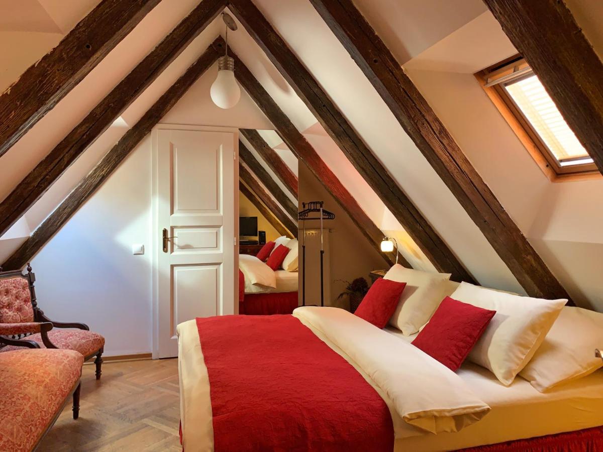 Small Luxury Palace Otel 4*