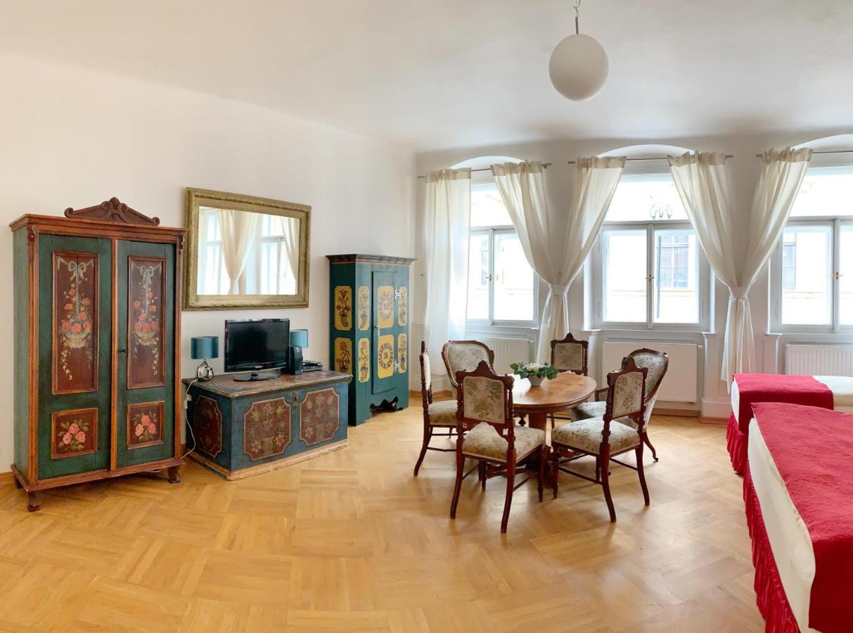 Small Luxury Palace Otel 4*