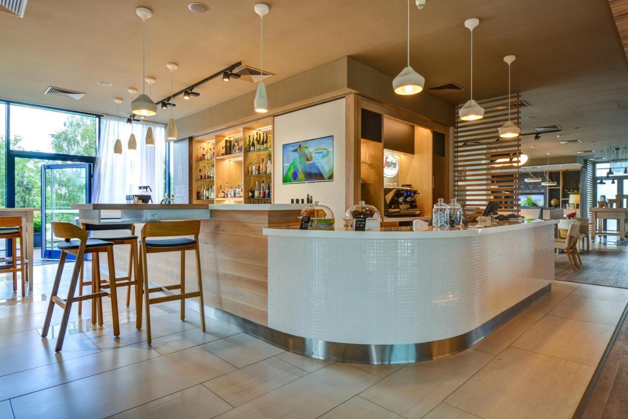 Airport By Ihg Otel 4*