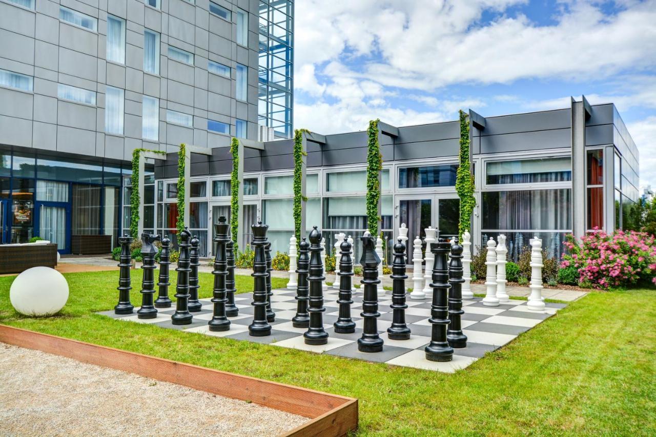 Otel Airport By Ihg 4*
