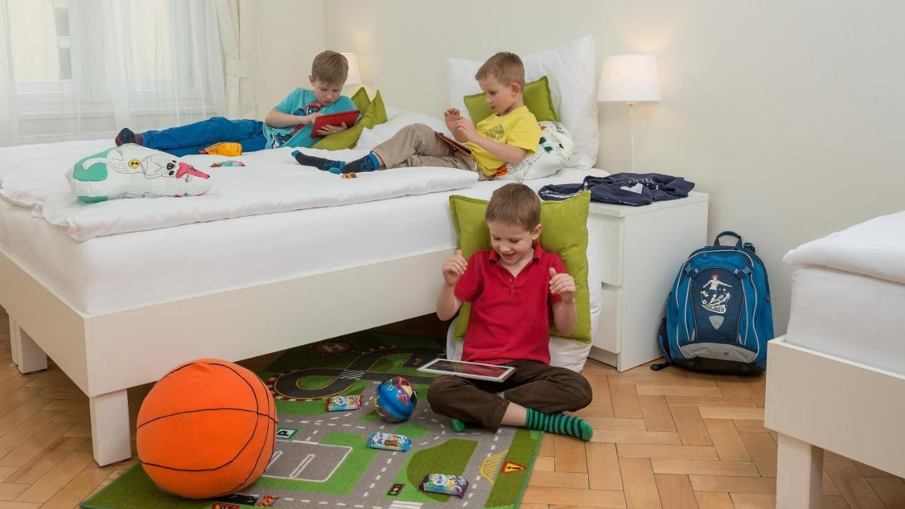 Vocelova Aparthotel 4*