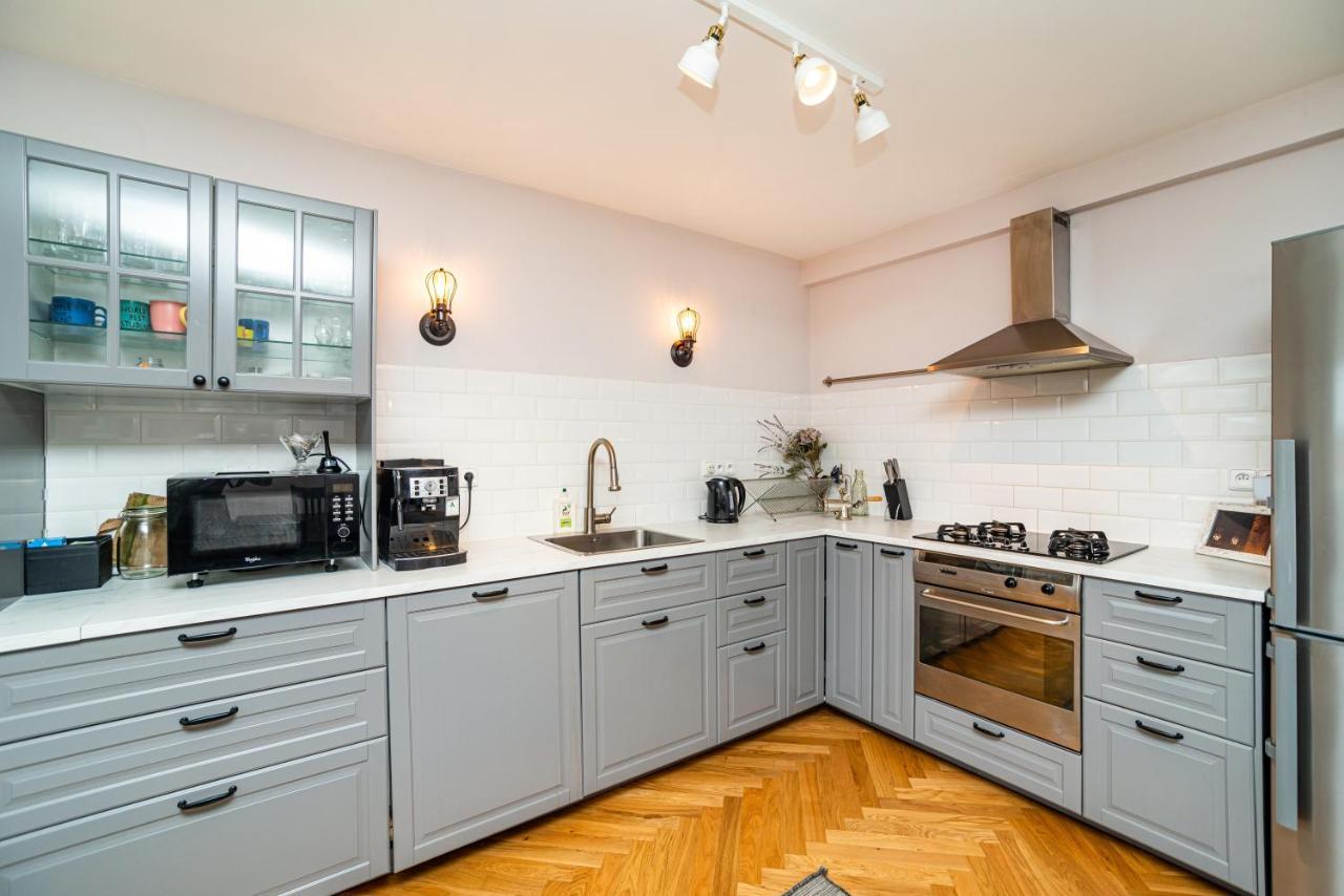 Appartement Central, Spacious, Modern 5 Bedrm Duplex W/balcony Prague