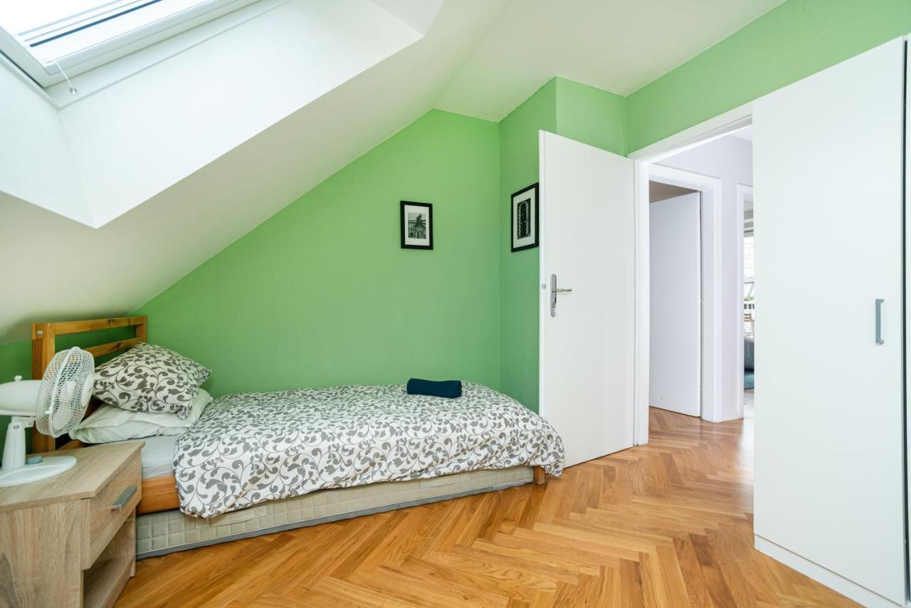 Central, Spacious, Modern 5 Bedrm Duplex W/balcony * Prague