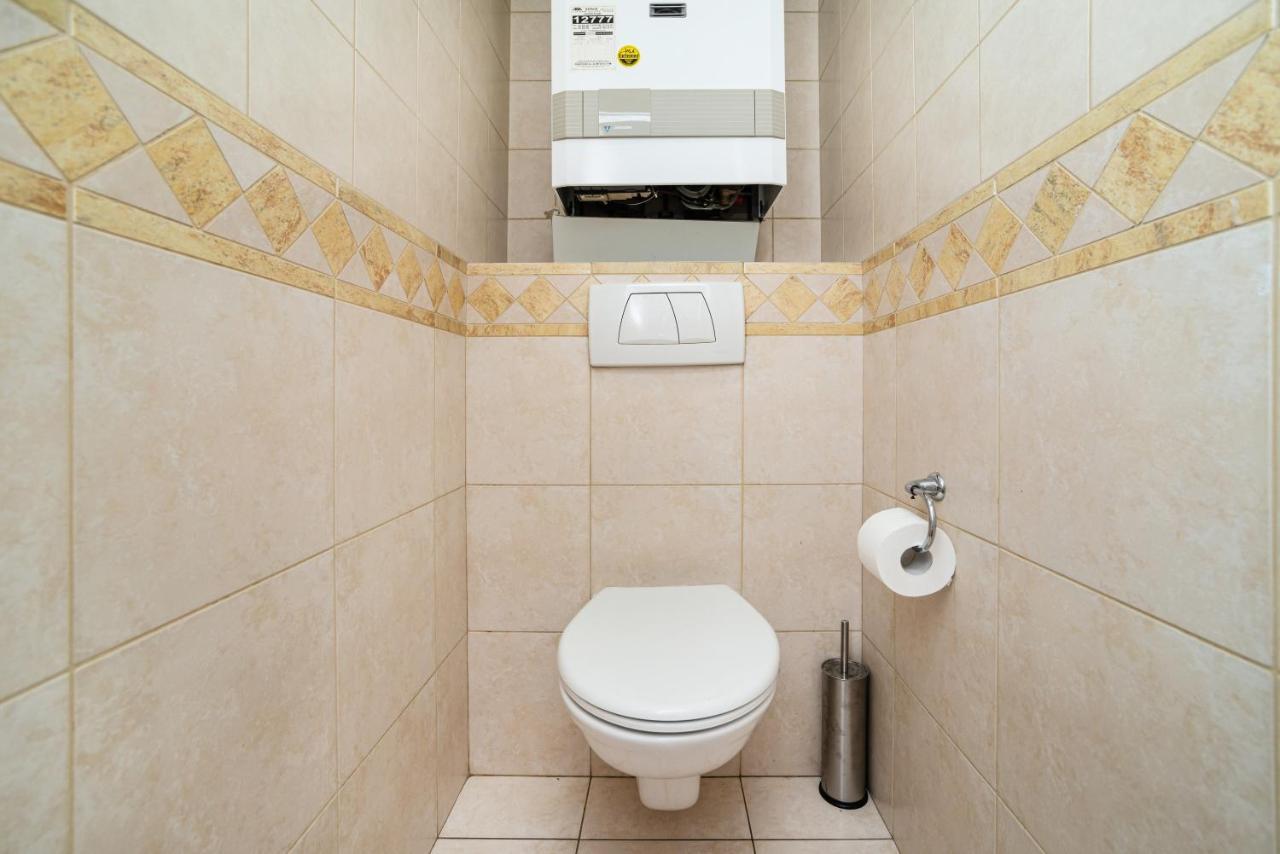 Central, Spacious, Modern 5 Bedrm Duplex W/balcony Appartement
