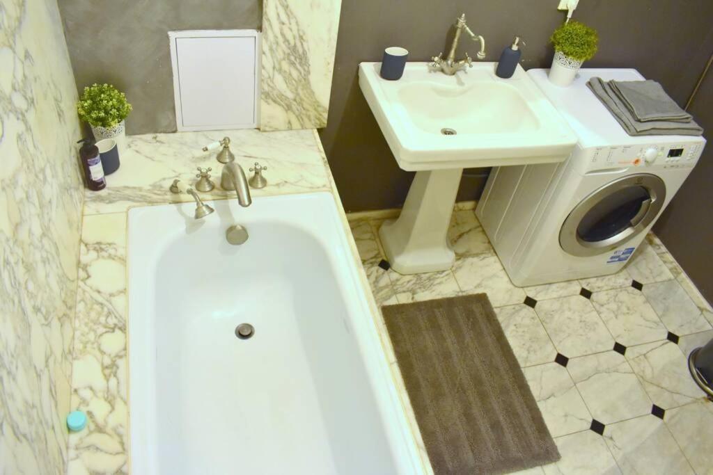 Airstay : Deluxe Old Town Apartment Prague
