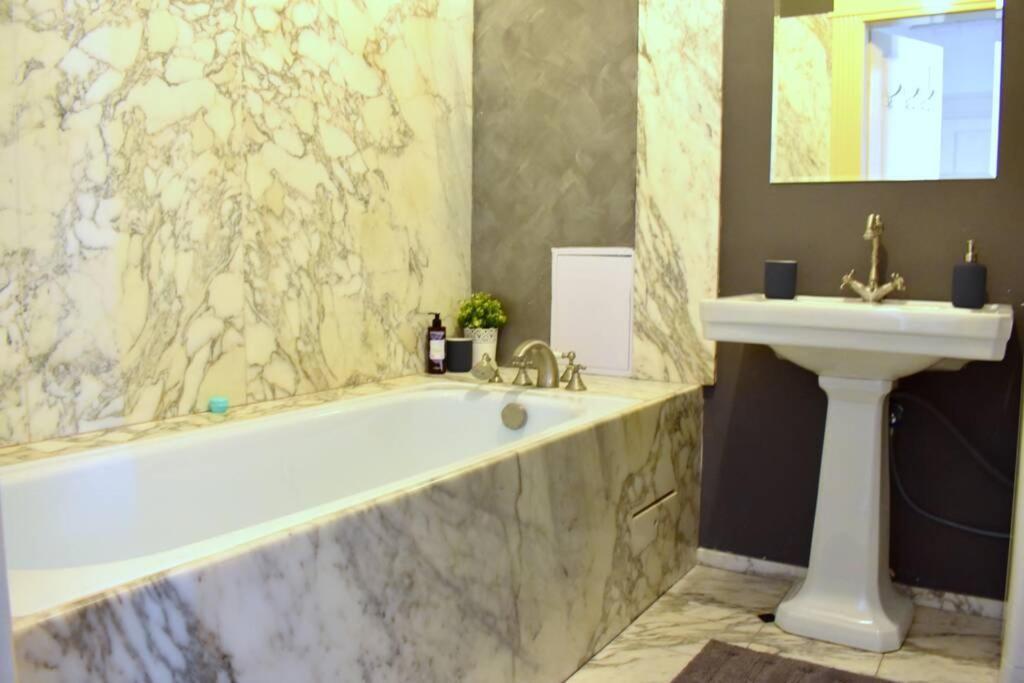Airstay : Deluxe Old Town Apartment Prague
