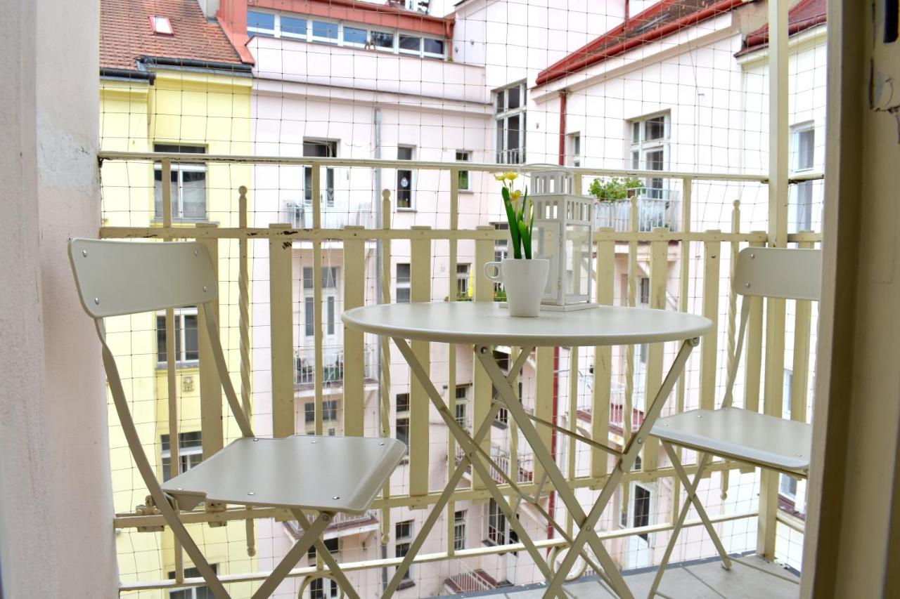 Airstay : Deluxe Old Town Apartment