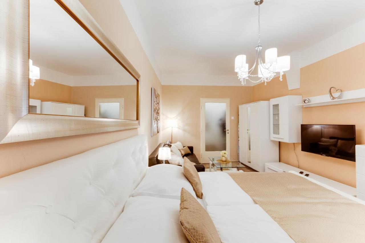 Wenceslass Square Luxury Apartment