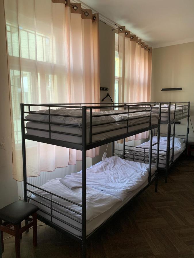 Onefam Old Town Hostel *