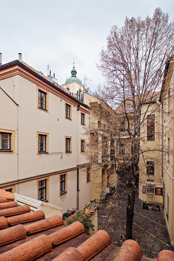 U Cerneho Medveda- At The Black Bear Apartment Prague