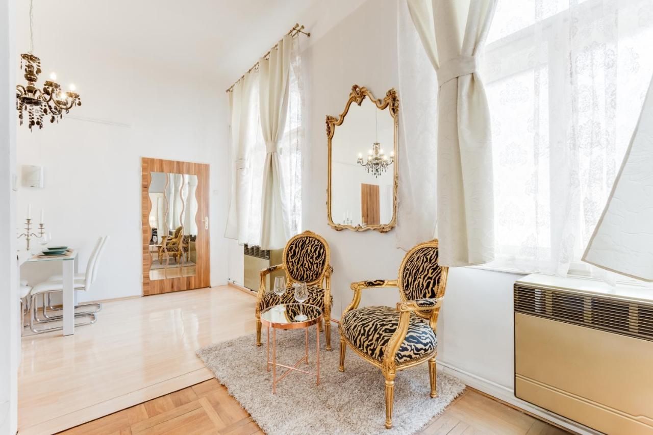 Appartement Old Town Royal With Giant Terrace Prague