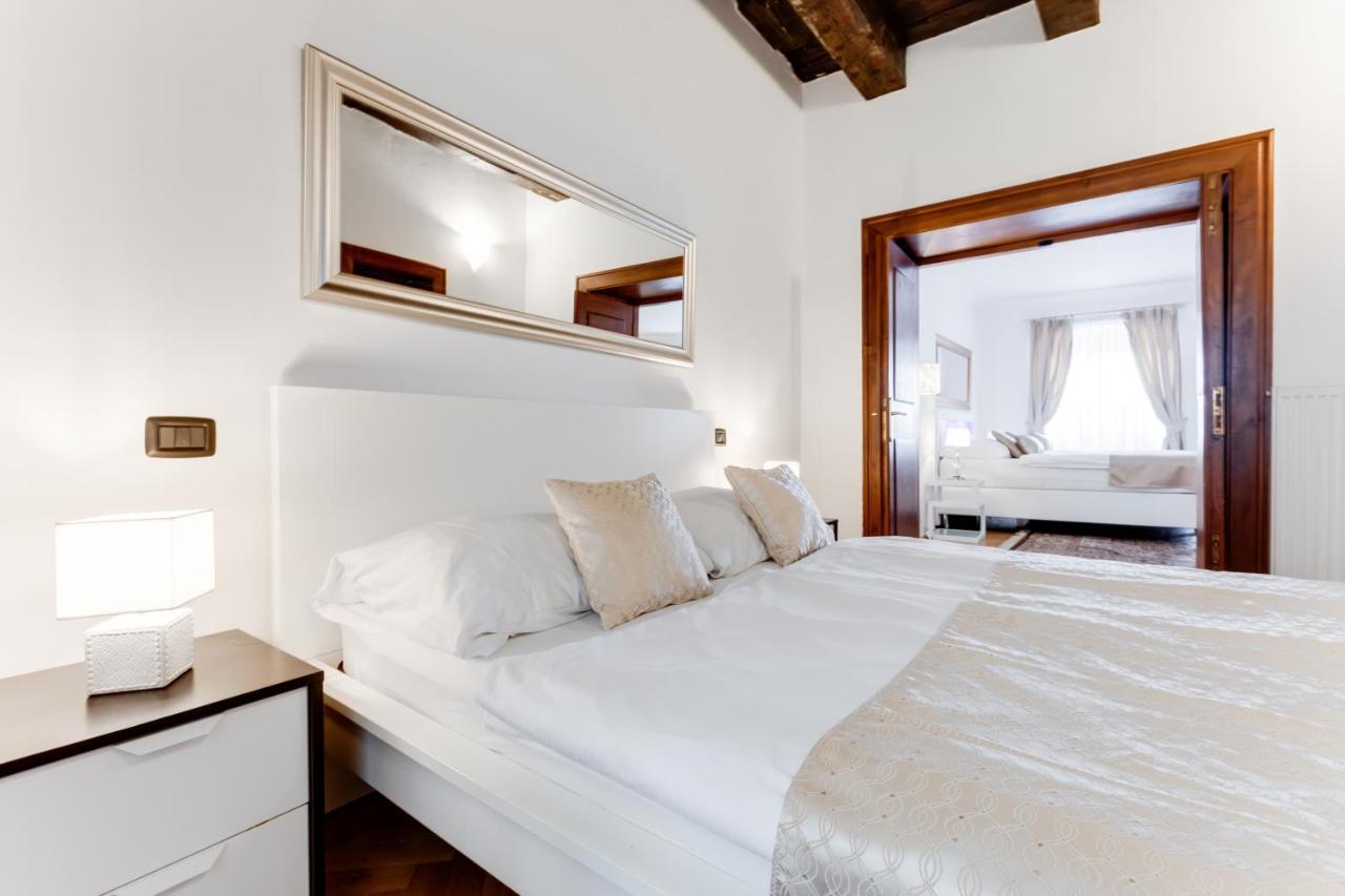 Charles Bridge Royal - Castle District Appartement