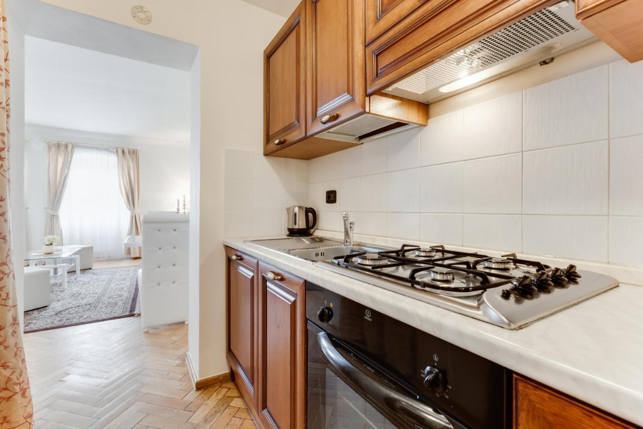 Charles Bridge Royal - Castle District Apartment Prague
