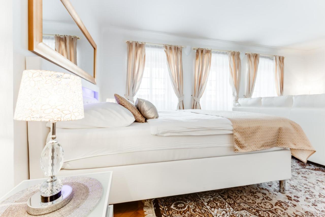 Apartment Charles Bridge Royal - Castle District