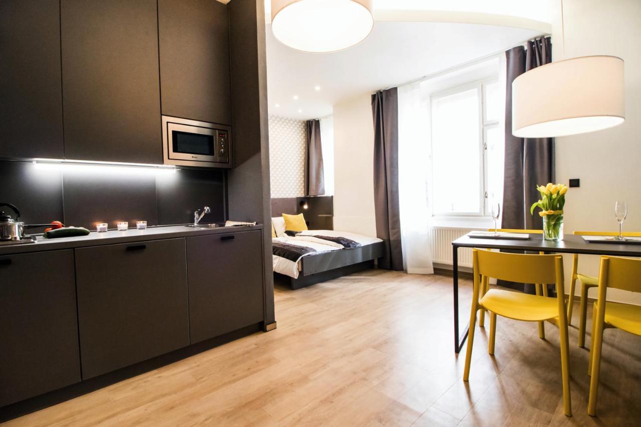 In The Hearth Of The City Centre, Old Town Square - 3min * Prag