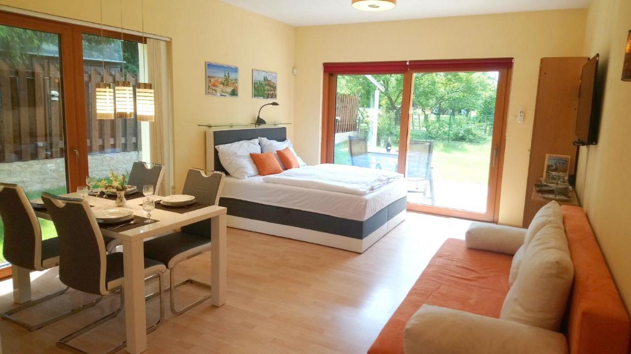Lovely Apartment, Garden, Parking, Wifi, Netflix Prague