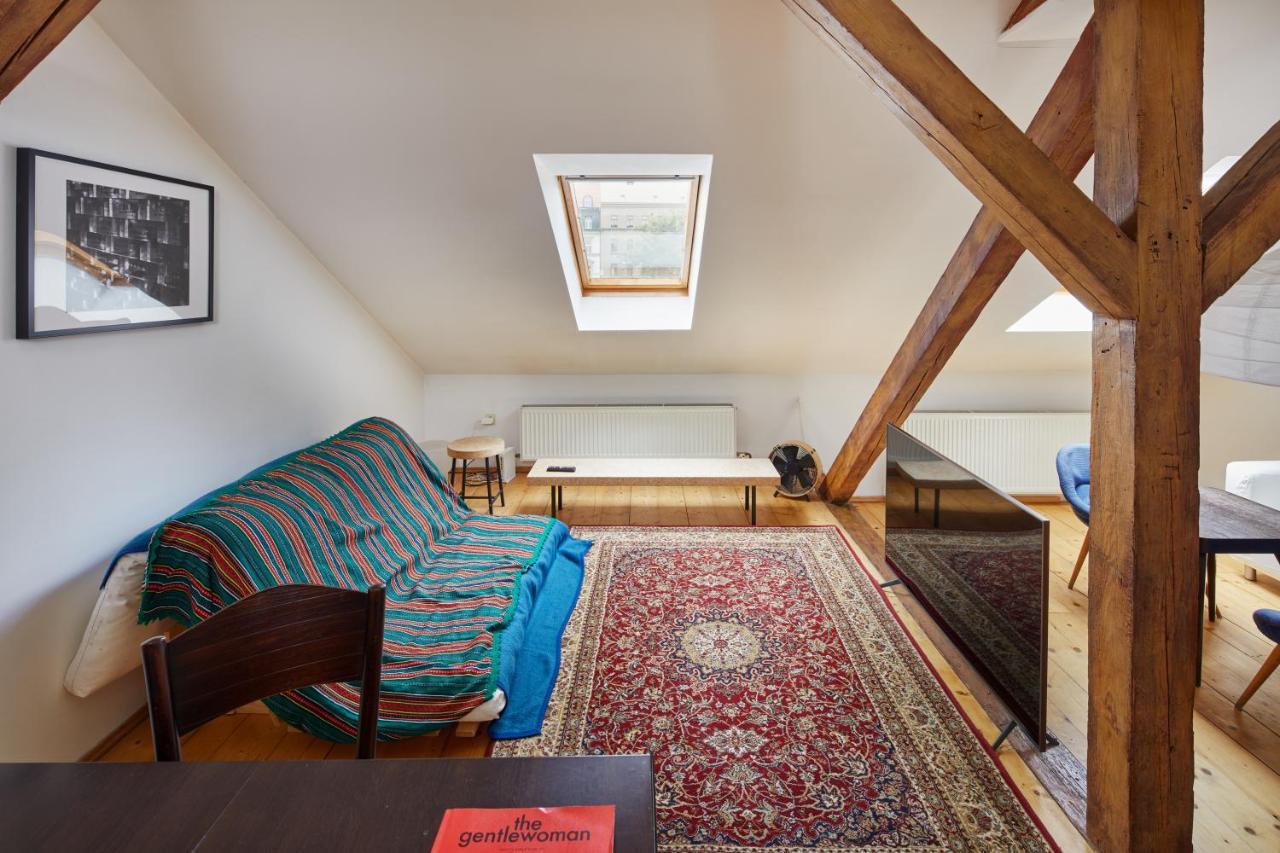 Days - Sunlit Attic Loft In Vinohrady * Prague