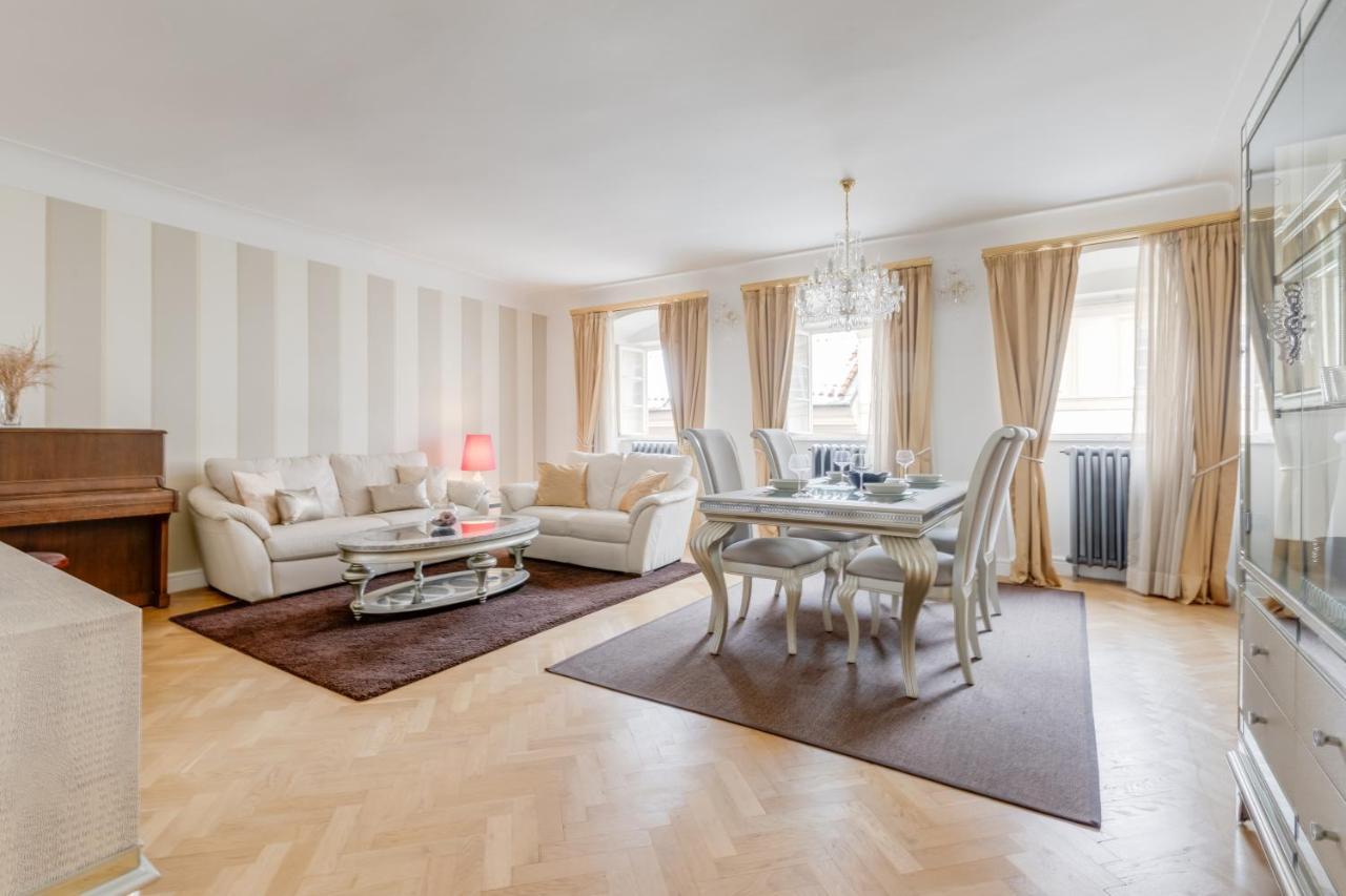 Charles Bridge Royal - Castle District Appartement