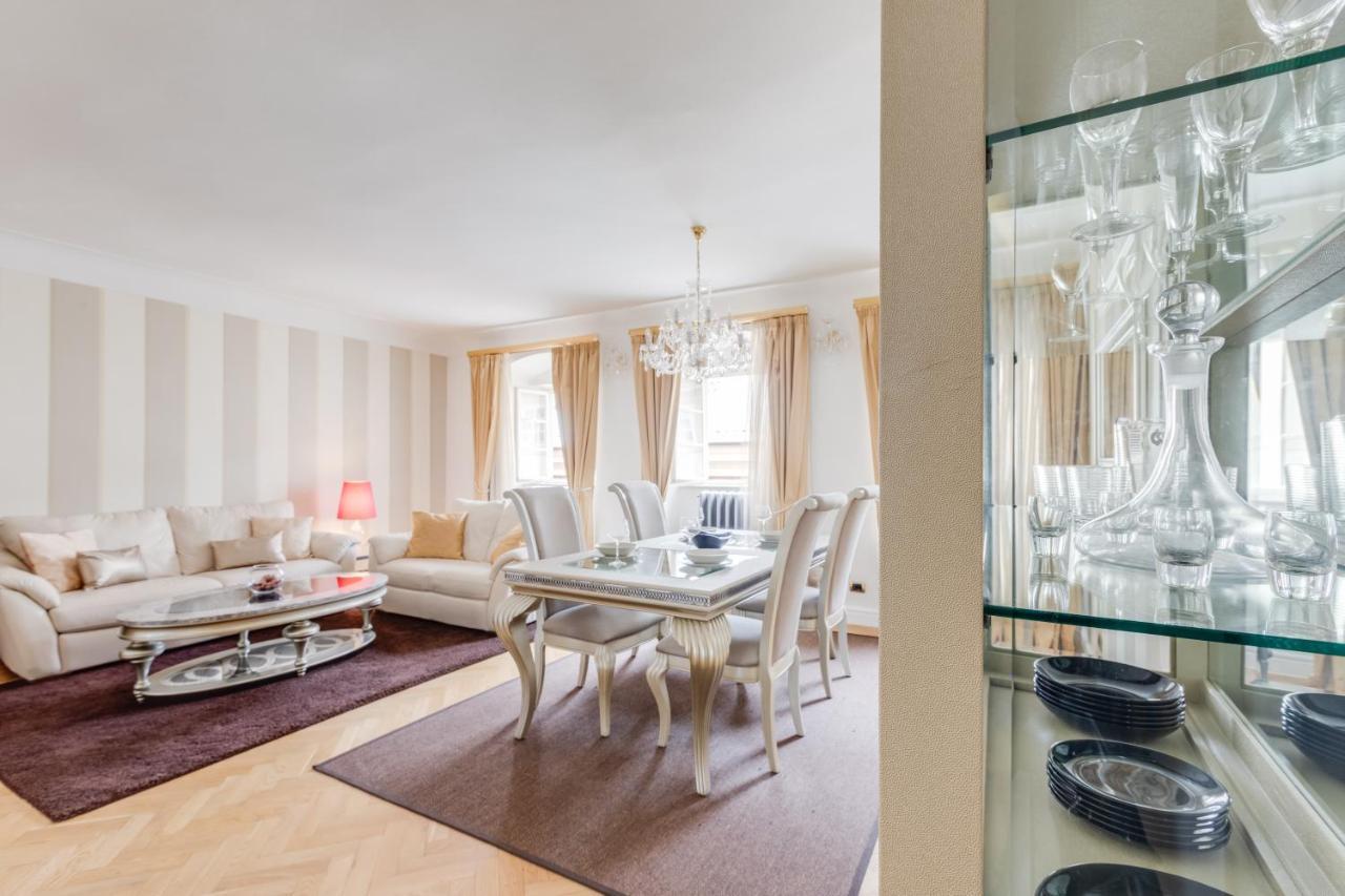 Charles Bridge Royal - Castle District Apartment