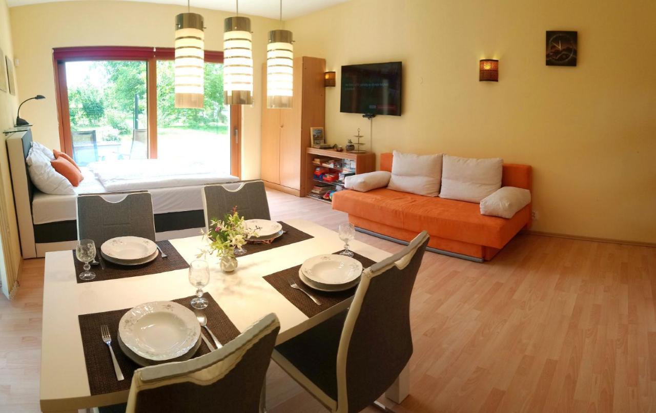 Lovely Apartment, Garden, Parking, Wifi, Netflix Prague