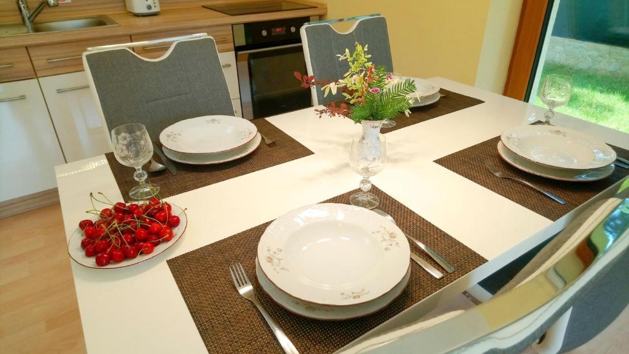 Lovely Apartment, Garden, Parking, Wifi, Netflix * Prague