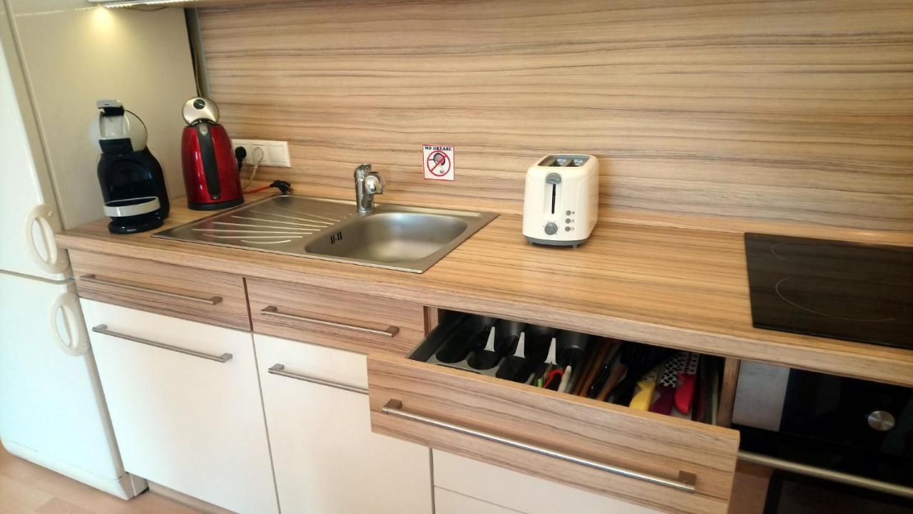 Lovely Apartment, Garden, Parking, Wifi, Netflix Appartement Prague