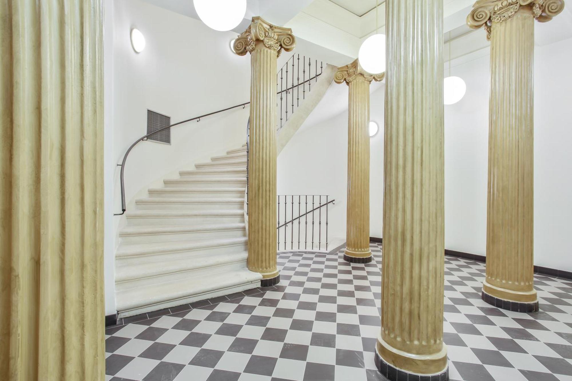 Newly Opened, Designer Opera Appartement