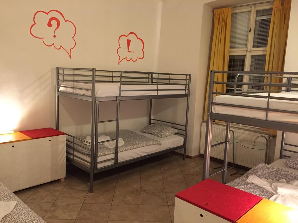 V Tunich Hostel