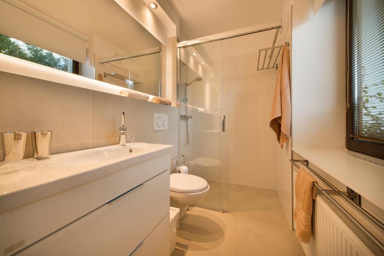 Aparthotel A. V.