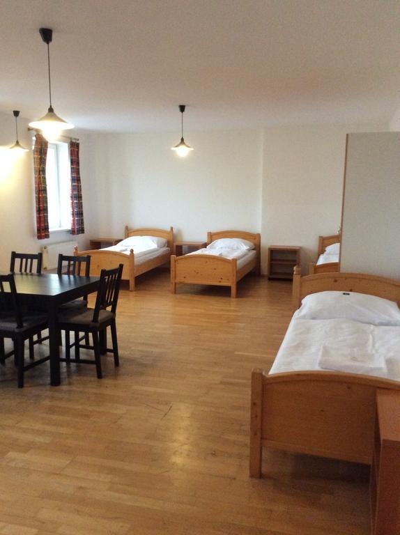 Travellers Hostel *