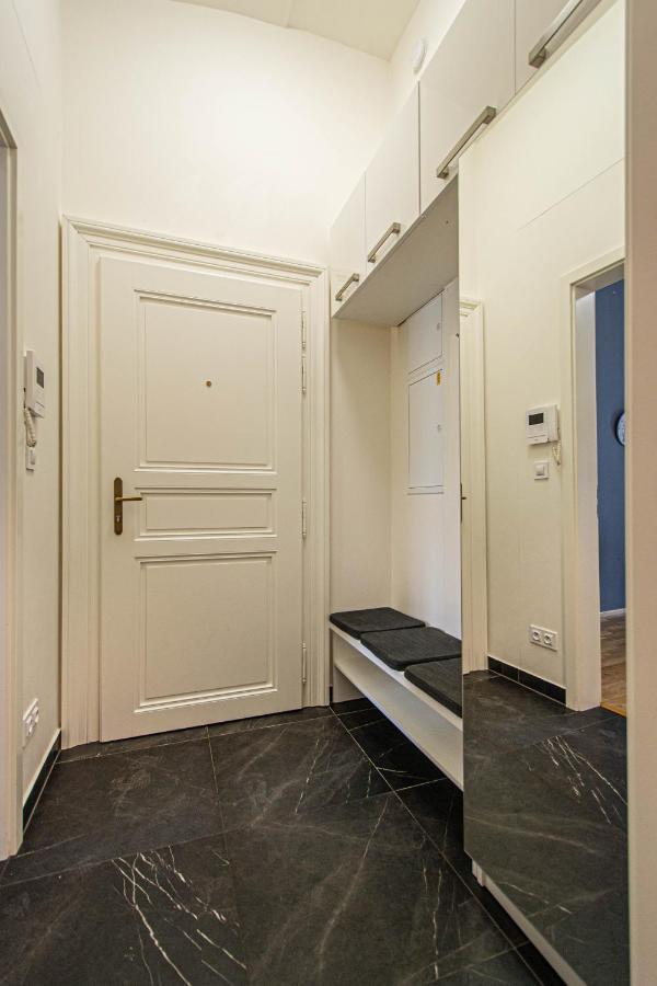 Stylish In Gastronomic Area Appartement *