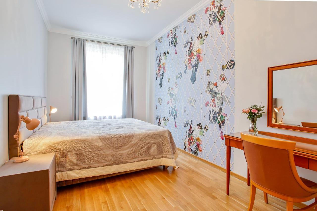 Newly Opened, Designer Opera Appartement