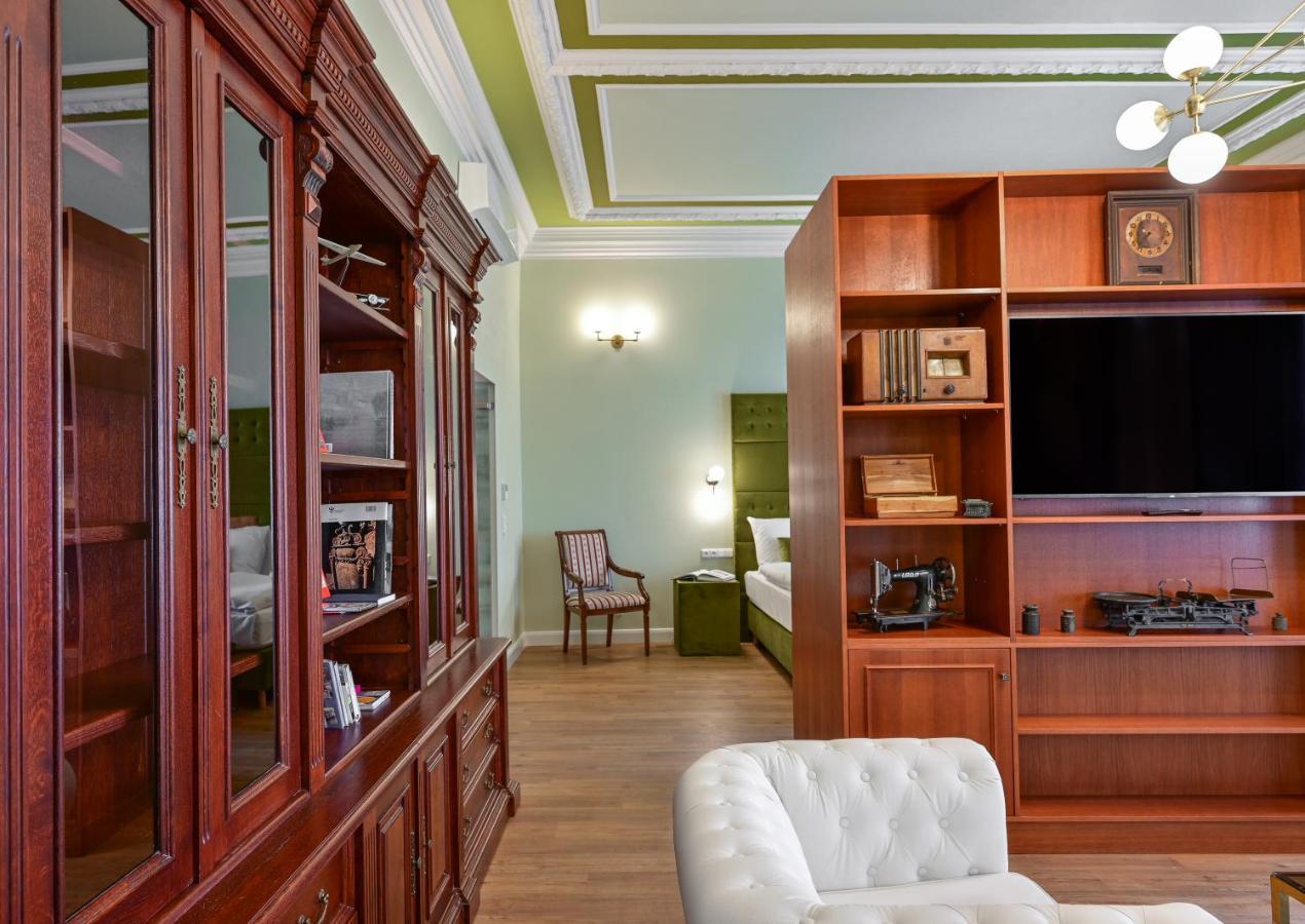 Garden Court Hotel 4*