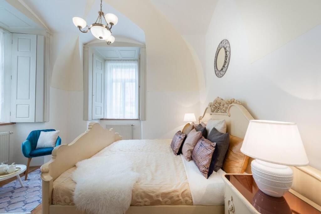 Rose / Romantic & Cozy / City Center Daire