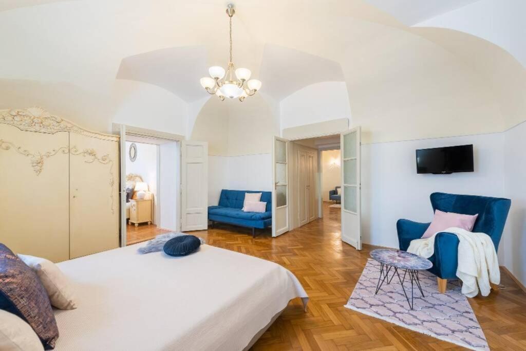 Daire Rose / Romantic & Cozy / City Center *