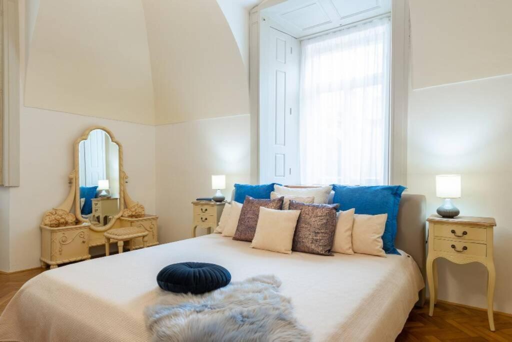 Rose / Romantic & Cozy / City Center Daire