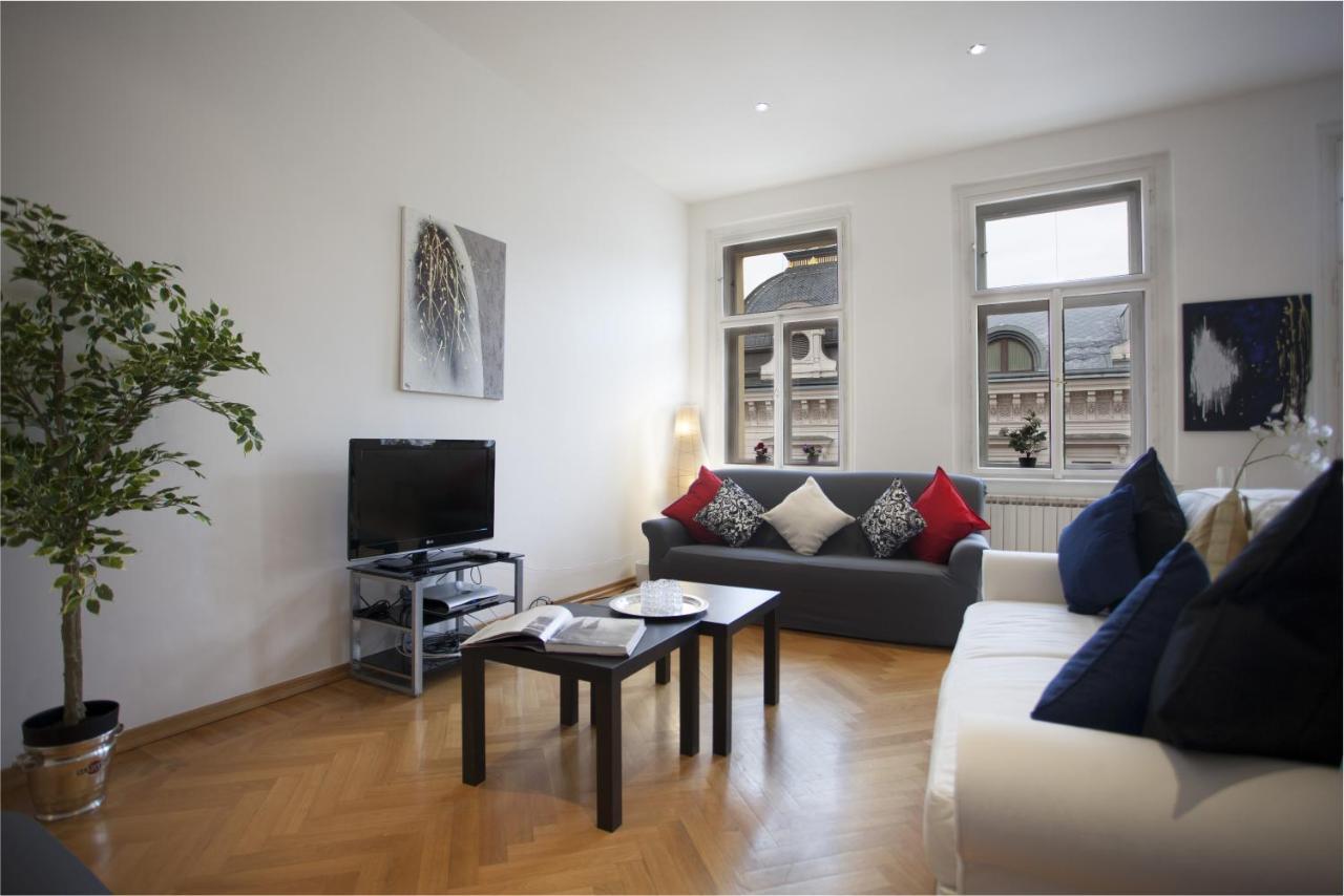 Charles Bridge Apartment Prague